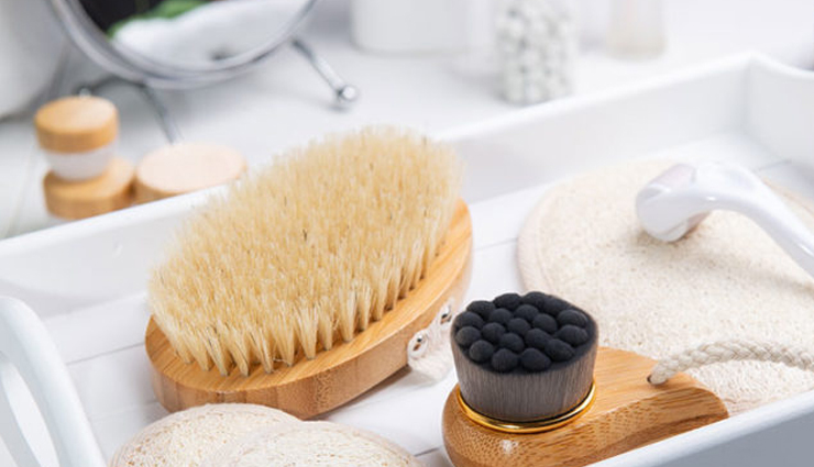 6 Beauty Benefits of Dry Brushing