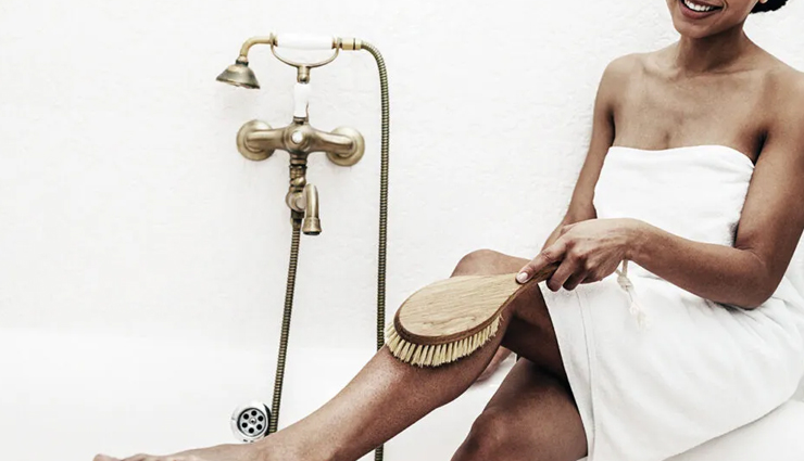 5 Benefits of Dry Brushing on Body and Face