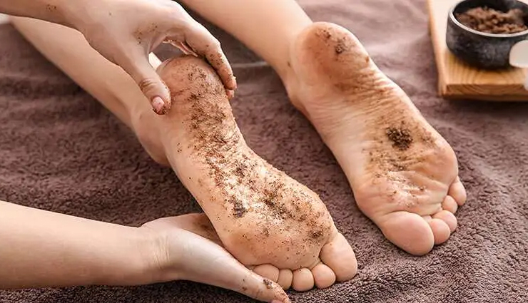 diy foot scrubs,dry feet remedies,natural foot care,homemade foot scrub,exfoliating scrubs for feet,how to treat dry feet,cracked heel treatment,foot scrub for flaky skin,moisturizing foot scrubs,foot care routine,soft feet tips,chemical-free foot scrub,foot scrubs for tan removal,diy skincare for feet,natural exfoliants for feet
