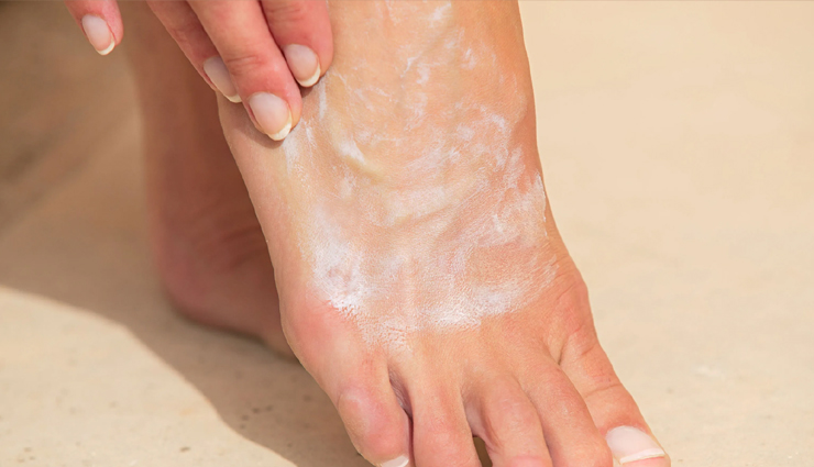 5 Must Try Home Remedies To Treat Dry Feet