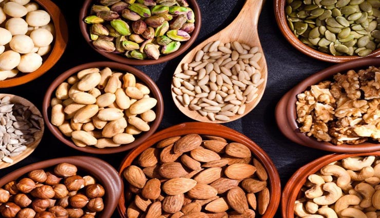 सेहत ही नहीं सफलता भी दिलाएंगे ड्रायफ्रूट्स, दिन के अनुसार करें इनका सेवन