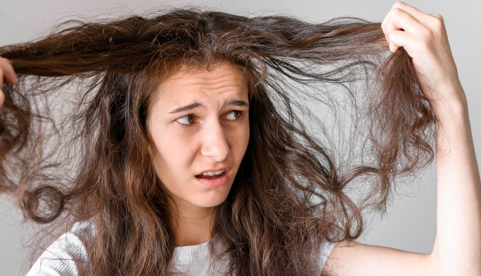 7 DIY Ways to Treat Dry and Frizzy Hair Naturally