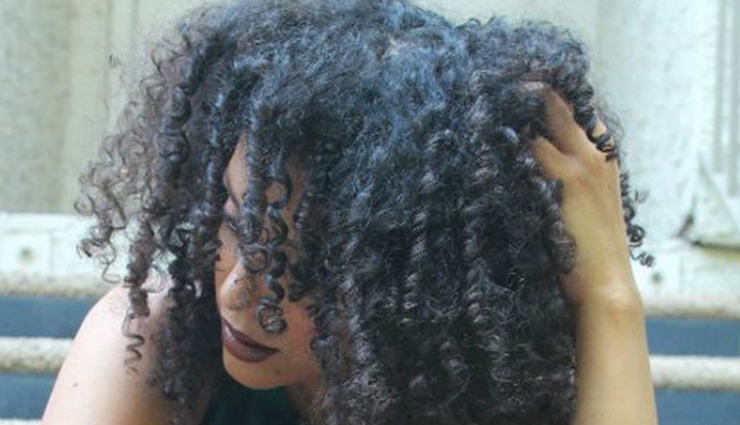 12 Effective and Tested Home Remedies To Treat Dry Scalp