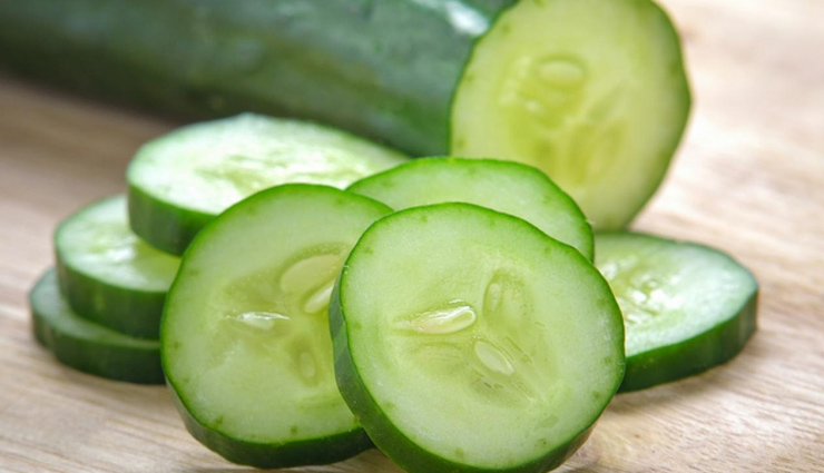 olive oil and sugar scrub,aloe vera gel,cucumber,papaya and honey,almond oil,dry skin,natural remedies for dry skin,summer tips,skin care tips,beauty tips