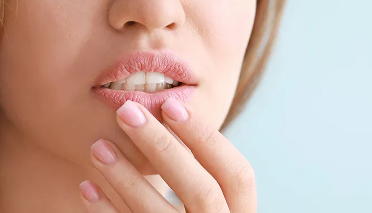 make-up on dry skin may have to be heavy in winter these damages the skin,beauty tips,beauty hacks