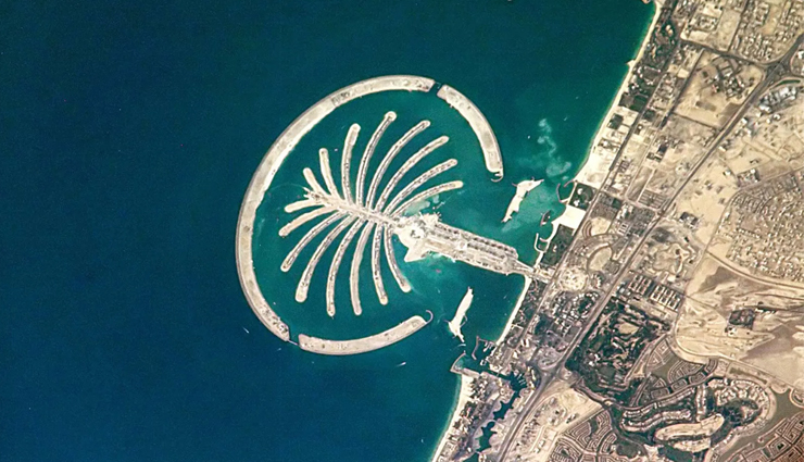 things dubai is known for,what makes dubai famous,top attractions in dubai,famous places in dubai,why visit dubai,dubai tourist spots,iconic landmarks in dubai,burj khalifa dubai,dubai shopping destinations,cultural experiences in dubai,luxury travel dubai,dubai skyline attractions,adventure activities in dubai,dubai tourism highlights,must-visit places in dubai