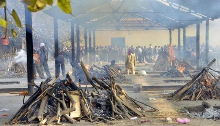 दुर्ग: श्‍मशान घाट से बस्तियों तक पहुंच रही हैं अधजली लाशें!