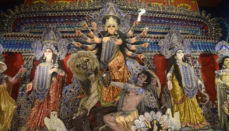 कोलकाता: इस बार दुर्गा पूजा पर होगा कुछ खास, बालाकोट एयर स्ट्राइक की थीम पर सजेगा मां का पंडाल, TMC ने इस बात का किया विरोध
