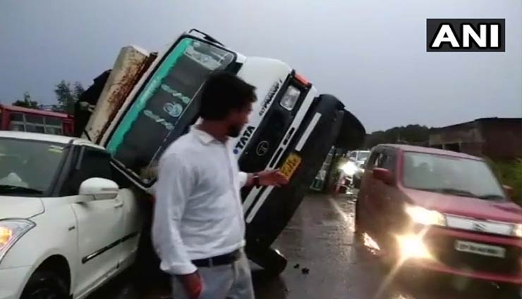 तूफान का कहर : कई राज्यों में तबाही, 50 लोगों की मौत, प्रधानमंत्री नरेंद्र मोदी ने जताया दुख