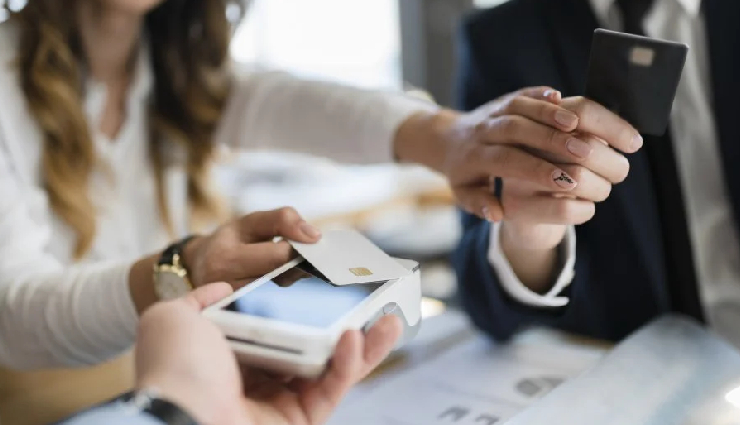 going dutch on a date etiquette,tips for splitting the bill on a date,how to suggest going dutch,going dutch meaning in dating,fair ways to share expenses on a date,equality in dating expenses,splitting the cost on a date,going dutch pros and cons,communicating about splitting the bill,modern dating financial etiquette