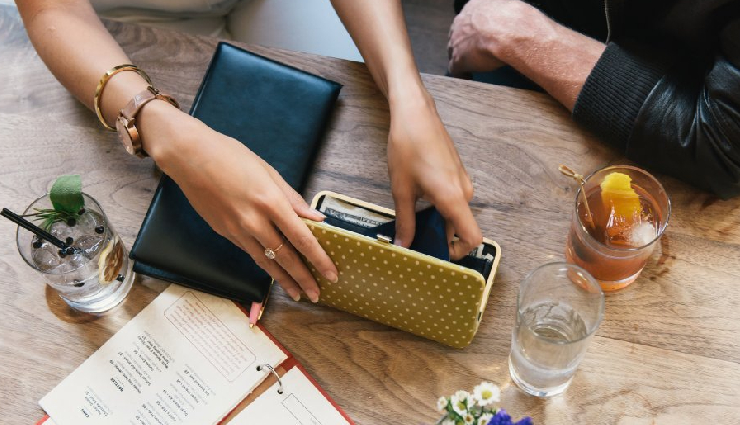 5 Helpful Tips To Offer To Go Dutch on a Date