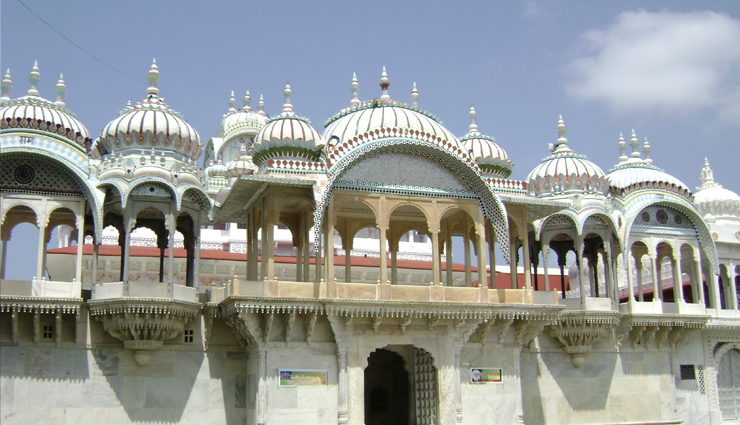 places to visit in bhilwara,bhilwara tourist attractions,historical places in bhilwara,bhilwara rajasthan sightseeing,best places to explore in bhilwara,bhilwara travel guide,bhilwara cultural spots,bhilwara historical forts,bhilwara temples,bhilwara natural beauty