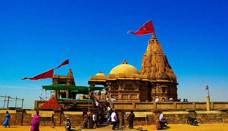 dwarka,swarka gujarat,lord krishna and sudama,holidays,travel,tourism