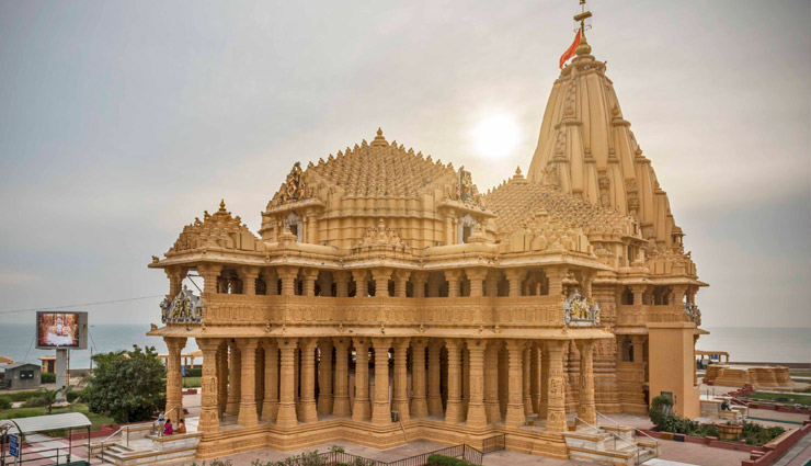radha krishna temples in india,famous krishna temples,radha krishna temples to visit,prem mandir vrindavan,iskcon temples india,dwarkadhish temple dwarka,guruvayur krishna temple,jugal kishore temple,jagannath temple ahmedabad,bankey bihari temple,udupi krishna matha,shrinathji temple nathdwara,govind dev ji temple jaipur,krishna pilgrimage sites,famous radha krishna temples,lord krishna temples