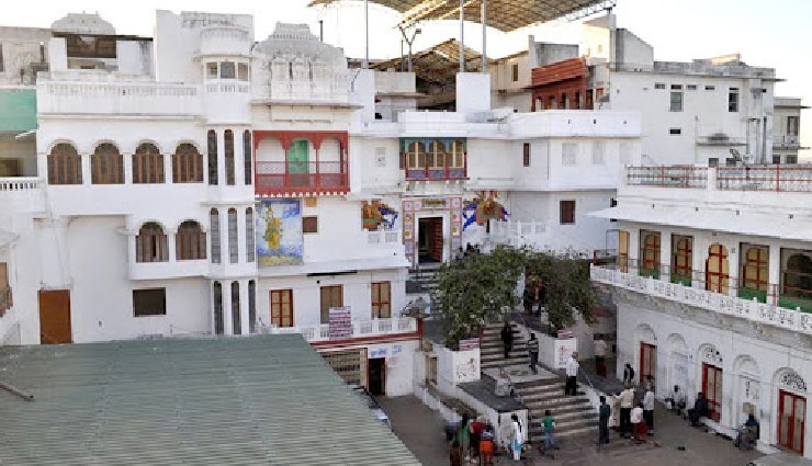 nathdwara attractions,shrinathji temple,dwarkadheesh temple,vishwas swaroopam,charbhuja temple,nathdwara travel guide,places to visit in nathdwara,nathdwara itinerary,rajasthan tourism,spiritual destinations in nathdwara