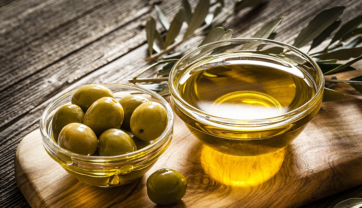 home remedies,ear pain,kids,natural remedies,herbal remedies,essential oils,warm compress,cold compress,garlic oil,Olive Oil,onion juice,salt,breastmilk,chamomile tea,eucalyptus oil,apple cider vinegar,hydrogen peroxide,homeopathic remedies