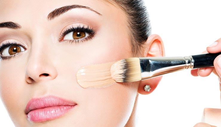 Holi Special 2019: आजमाकर देखें ये ब्यूटी टिप्स, बनी रहेगी आपके चेहरे की खूबसूरती 