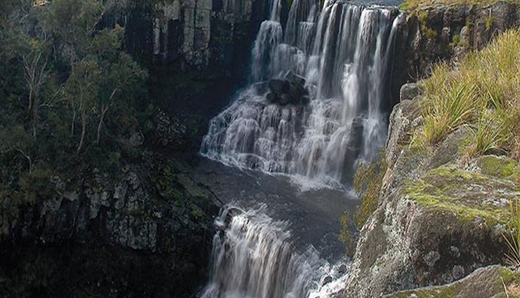 waterfalls in australia,natural waterfalls australia,australian waterfall destinations,closer to nature waterfalls,scenic waterfall spots in australia,immersive nature experiences,best australian waterfall hikes,breathtaking nature getaways,australia stunning waterfall landscapes,unspoiled nature attractions