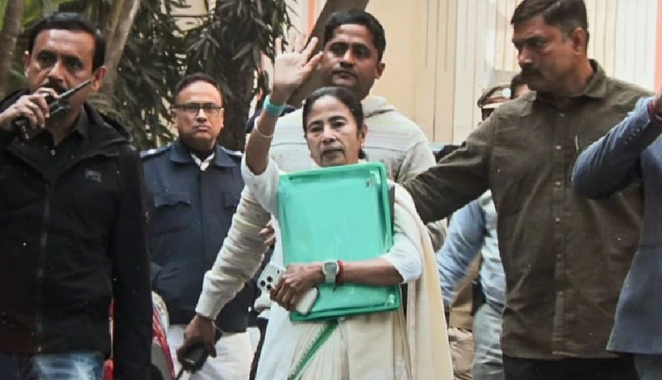 ED ने बंगाल पुलिस और प्रशासन पर सबूत छीनने का लगाया आरोप, कोलकाता में हाईवोल्टेज ड्रामा जारी