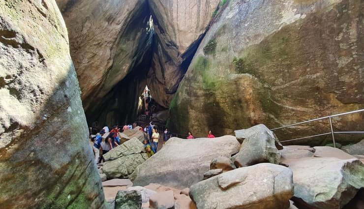 केरल में स्थित वायनाड की खूबसूरती का हर कोई दीवाना, हनीमून के लिए बेस्ट डेस्टिनेशन natural wonders in wayanad,wayanad hill stations and resorts,wayanad travel guide,popular destinations in kerala,wayanad wildlife sanctuaries,wayanad adventure tourism,charming places in wayanad,family-friendly attractions in wayanad,wayanad historical landmarks,cultural experiences in kerala,ecotourism in wayanad,wayanad offbeat destinations,best viewpoints in wayanad,wayanad waterfalls and lakes,wayanad trekking trails,best places to visit in wayanad,wayanad tourist attractions,kerala travel destinations,scenic spots in wayanad,must-visit places in kerala,wayanad hill stations,kerala nature tourism,historical sites in wayanad