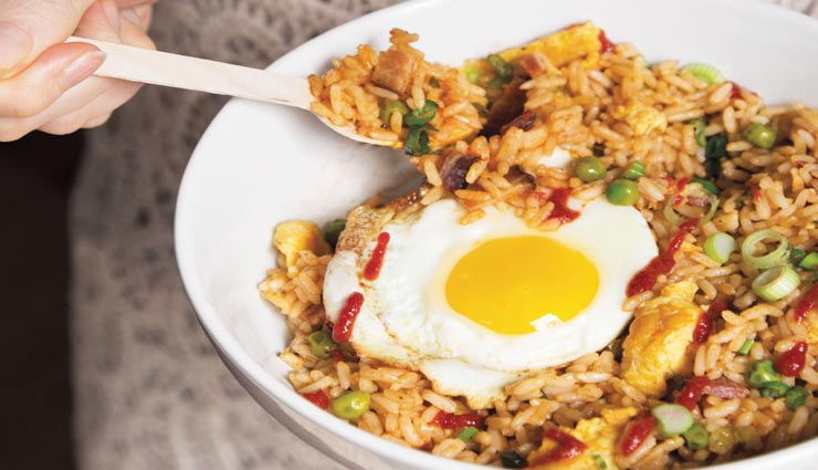 बच्चों के लिए बनाए एग-फ्राइड राइस, पोषण से भरपूर है यह डिश #Recipe बच्चों के लिए बनाए एग-फ्राइड राइस, पोषण से भरपूर है यह डिश #Recipe