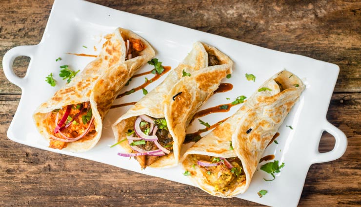 ब्रेकफास्ट में ट्राई करें 'अंडा पनीर रोल', बच्चों को मिला स्वाद और प्रोटीन #Recipe egg paneer roll recipe,recipe,recipe in hindi,egg recipe,paneer recipe,roll recipe