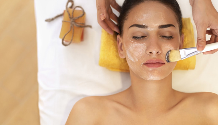 DIY Egg Yolk Face Mask For Complete Skin Nourishment