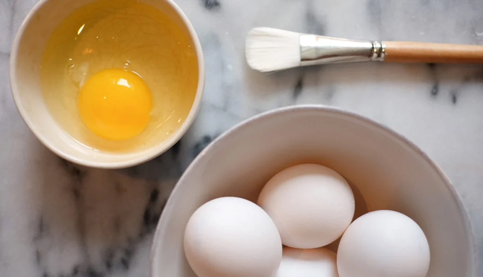 egg white for skin,egg white face mask,benefits of egg white,egg white for hair,natural beauty remedies,tighten pores naturally,control oily skin,strengthen hair naturally,homemade skincare,diy beauty tips