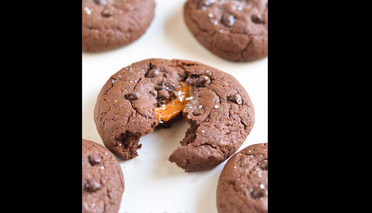 eggless cookies,eggless cookies with salted caramel,cookies recipe,Eggless Recipe