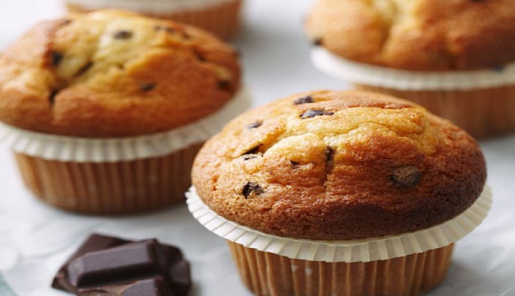 बिना किसी झंझट के घर पर ही बनाए Eggless Vanilla Muffins #Recipe
