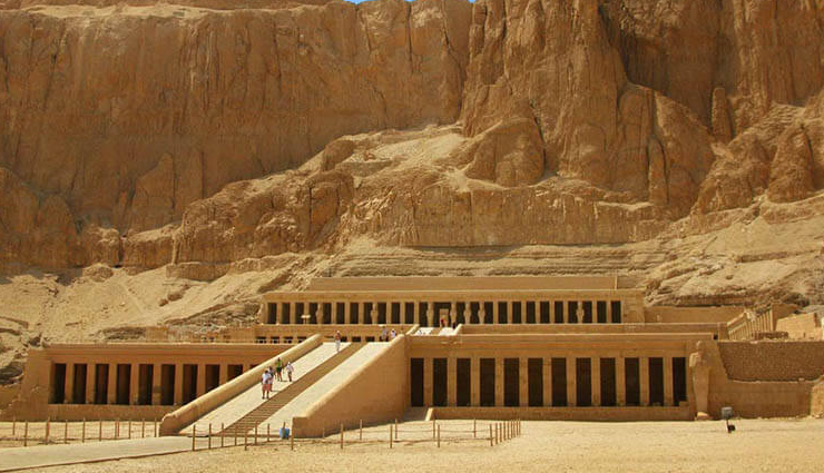 egypt,tourist attraction in egypt,places to visit in egypt,abu simbel temples,pyramids of giza,karnak,valley of the kings,sinai penninsula,dahab