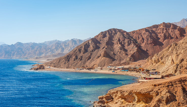 egypt,tourist attraction in egypt,places to visit in egypt,abu simbel temples,pyramids of giza,karnak,valley of the kings,sinai penninsula,dahab