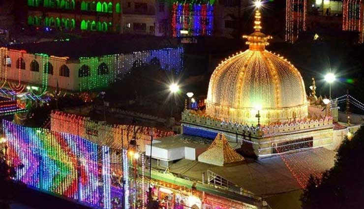 Eid-E-Milad-Un-Nabi 2018: अल्लाह के पैगंबर हजरत मोहम्मद के जन्म की खुशी में मनाई जाती है ईद-ए-मिलाद, कुछ खास बातें 