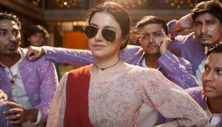 kiara advani,actress kiara advani,sidharth malhotra,janhvi kapoor,param sundari,war 2,kiara sidharth,ek chatur naar,ek chatur naar movie,divya khosla kumar,neil nitin mukesh