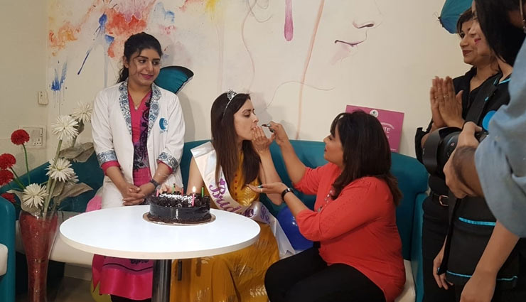 PICS- TV actress Ekta Kaul enjoys bridal bash like there is no tomorrow