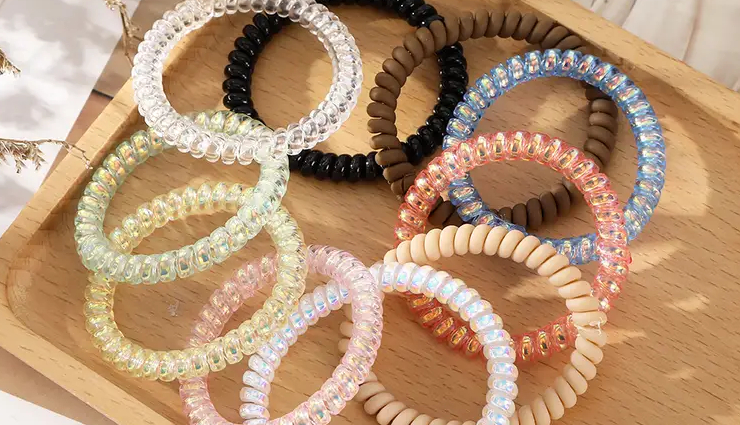 hair accessories australia,hair care in australian climate,must-have hair accessories,hair accessories for varying climates,australian weather hair care,sun protection for hair,frizz control accessories,hair styling tools for humid climates,hair ties for windy conditions,stylish hair clips and slides