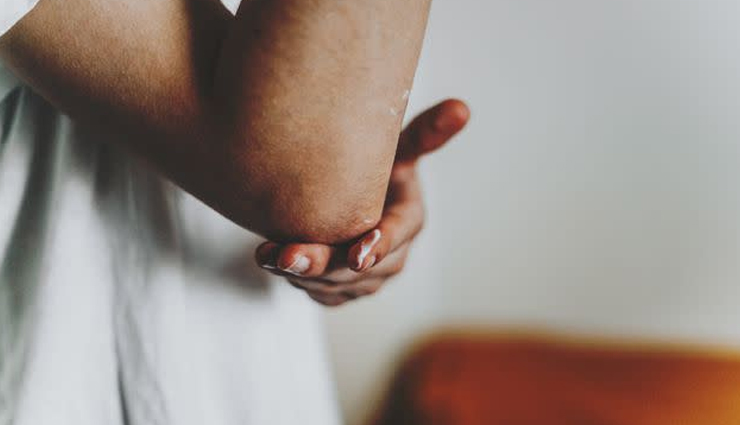 rough elbows treatment,home remedies for dry elbows,natural remedies for rough skin,how to soften rough elbows,dry elbow care tips,smooth elbows naturally,treat elbow dryness at home,skincare for rough elbows,elbow softening home remedies,remove dead skin from elbows