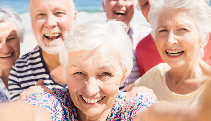 पेरेंट्स की सोशल लाइफ को बनाए मजेदार, मानसिक बीमारियों से रहेंगे दूर mental illnesses,to avoid mental illnesses enjoy your social life,social life of elder people,elder people mental illness,mates and me,relationship tips