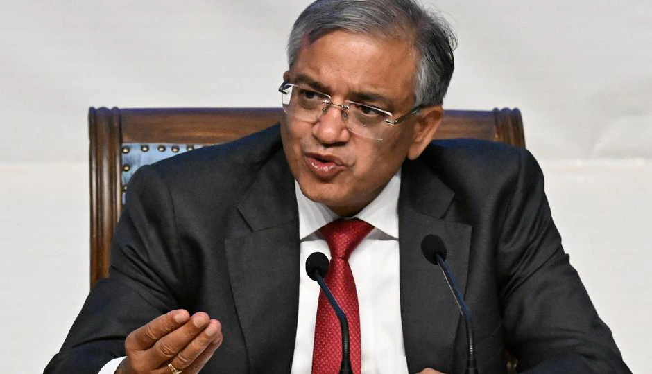 बिहार चुनाव की तैयारी तेज, चुनाव आयोग की टीम पहुंची पटना; जल्द हो सकता है तारीखों का ऐलान