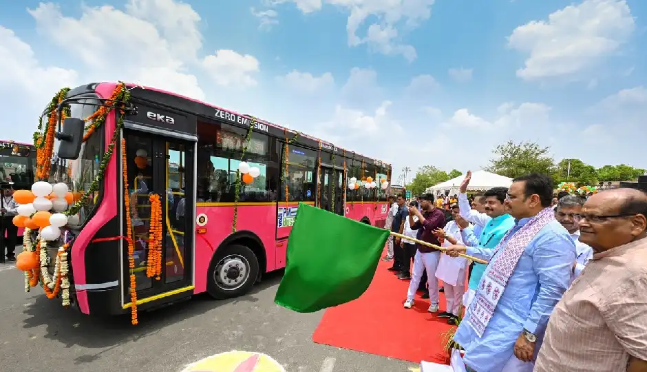 राजस्थान को मिली 47 नई इलेक्ट्रिक बसों की सौगात, सीएम भजनलाल शर्मा ने दिखाई हरी झंडी