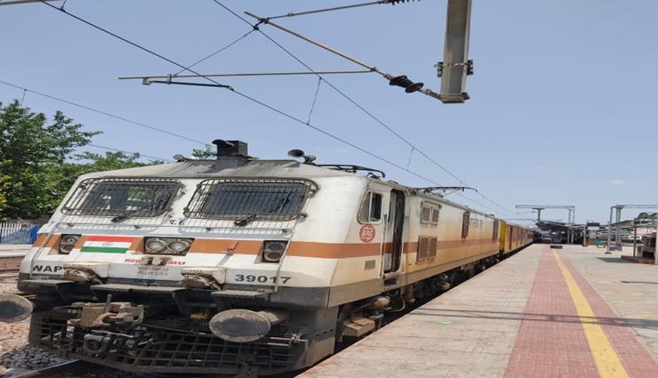 शुरू हुआ जयपुर से सवाई माधोपुर के बीच इलेक्ट्रिक ट्रेन का संचालन, स्पीड 110 किलोमीटर प्रतिघंटा