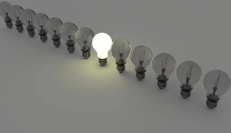 अनोखा जनरेटर जिसमें पानी की एक बूंद से जलेंगे 100 एलईडी बल्ब