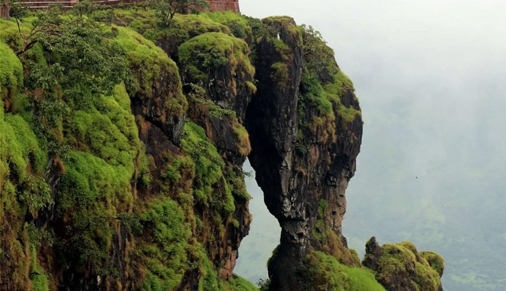 mahabaleshwar tourist attractions,best places to visit in mahabaleshwar,pratapgad fort mahabaleshwar,mapro garden mahabaleshwar,elephants head point,venna lake boating,tapola mini kashmir,wilson point sunrise sunset,mahabaleshwar travel guide,hill stations in maharashtra