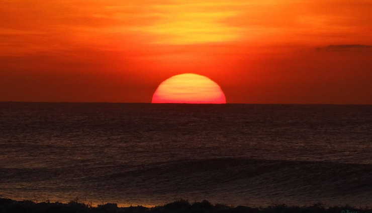 chennai tourist places,top attractions in chennai,marina beach,breezy beach,arignar anna zoological park,murudeshwara temple,kolli hills,elliot’s beach,vgp golden beach,valluvar kottam,ashtalakshmi temple,madras war cemetery,santhome cathedral basilica