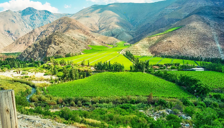 tourist attractions chile,must-visit places chile,chile travel destinations,top tourist spots chile,chile sightseeing locations,best places to visit chile,chile vacation destinations,chilean landmarks,chile travel guide,chile bucket list attractions