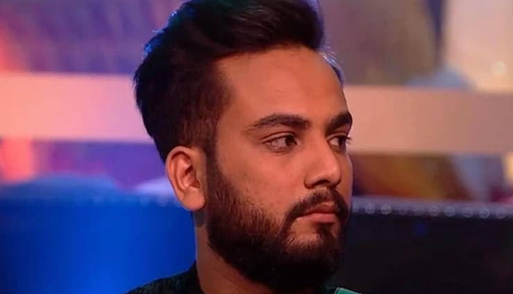 एल्विश यादव ने पूछताछ में कबूला, रेव पार्टियों में करता था सांप के जहर की व्यवस्था