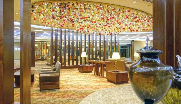 airport lounges,best airport lounges,best airport lounges to visit,airport,travel,travel guide,holidays