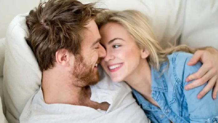 importance of romance in relationship,romantic relationship benefits,emotional bond in romance,keeping love alive,romance boosts happiness,romantic gestures,intimacy in relationship,fostering trust with romance,improving communication with romance