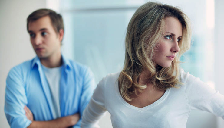 push and pull relationships,characteristics of push and pull relationships,emotional highs and lows in relationships,relationship power imbalance,push-pull relationship dynamics,signs of a push and pull relationship,emotional rollercoaster in relationships,inconsistent communication in relationships,challenges in commitment in relationships,impact of push-pull relationships on life,frequent breakups and makeups,jealousy and possessiveness in relationships,unresolved conflicts in relationships