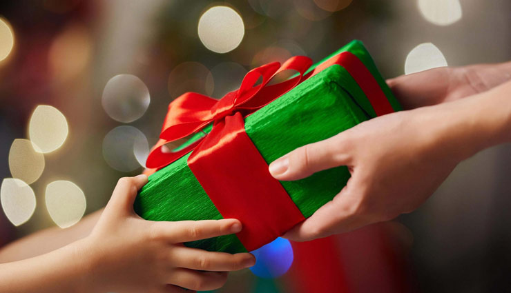 इस दिवाली अपने कर्मचारियों को दे कुछ हटके, यहाँ से ले लाजवाब गिफ्ट आइडियाज